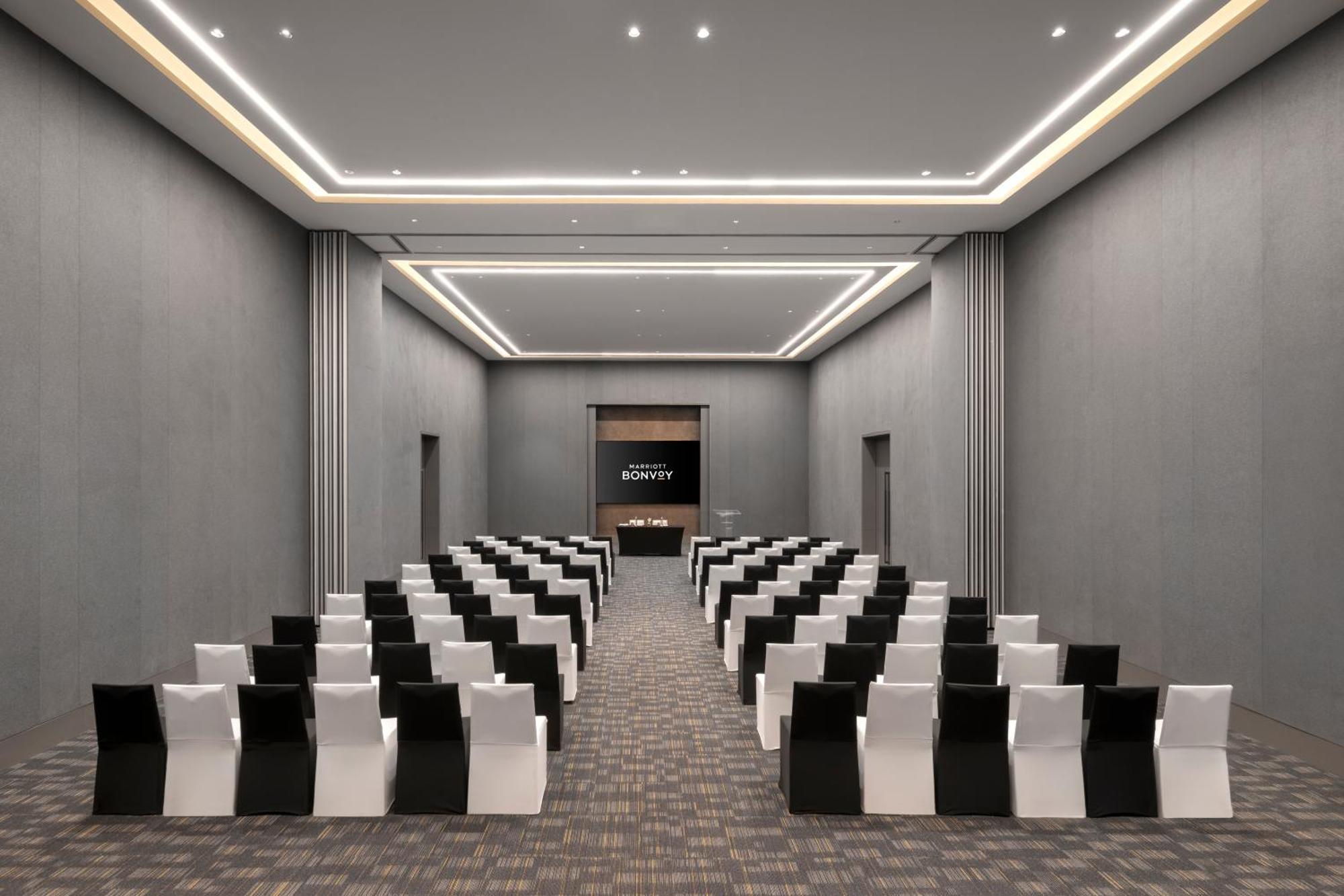 Moxy Bengaluru Airport Prestige Tech Cloud 호텔 Devanahalli 외부 사진
